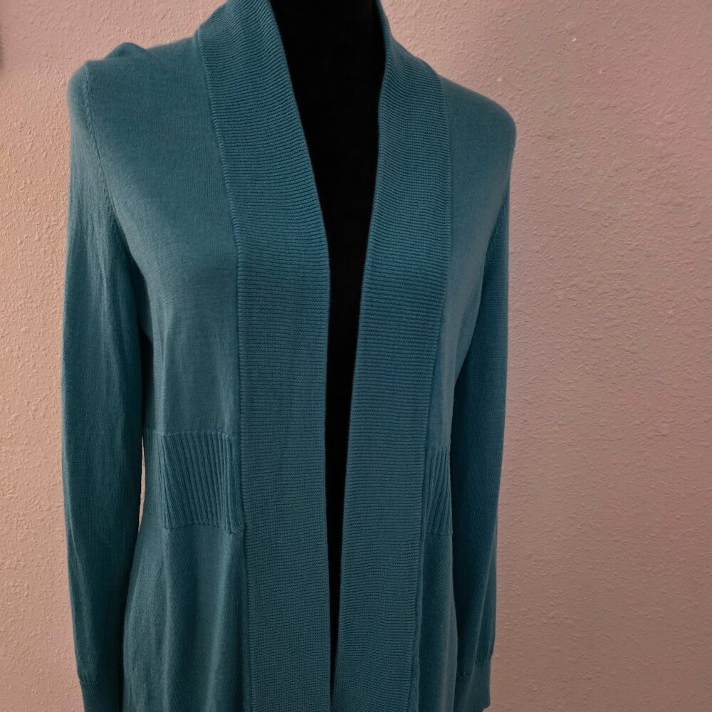 Talbots women's Cardigan sweater in a beautiful teal color, size Medium.